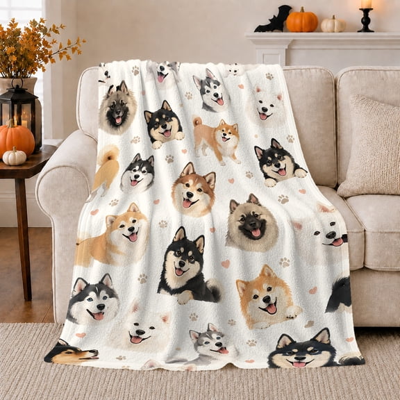 Happy Spitz Dogs Hearts Scene, Playful Pet Portrait Pattern, Warm Flannel Blanket for Living Room and Bedroom with Detailed Artwork, Dog Lovers Halloween Gift, Pet Lover Home Decor