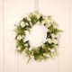 thumbnail image 2 of Corona de margaritas de 14 pulgadas para puerta principal, corona floral artificial, enredadera natural para interiores 35cm, 2 of 3