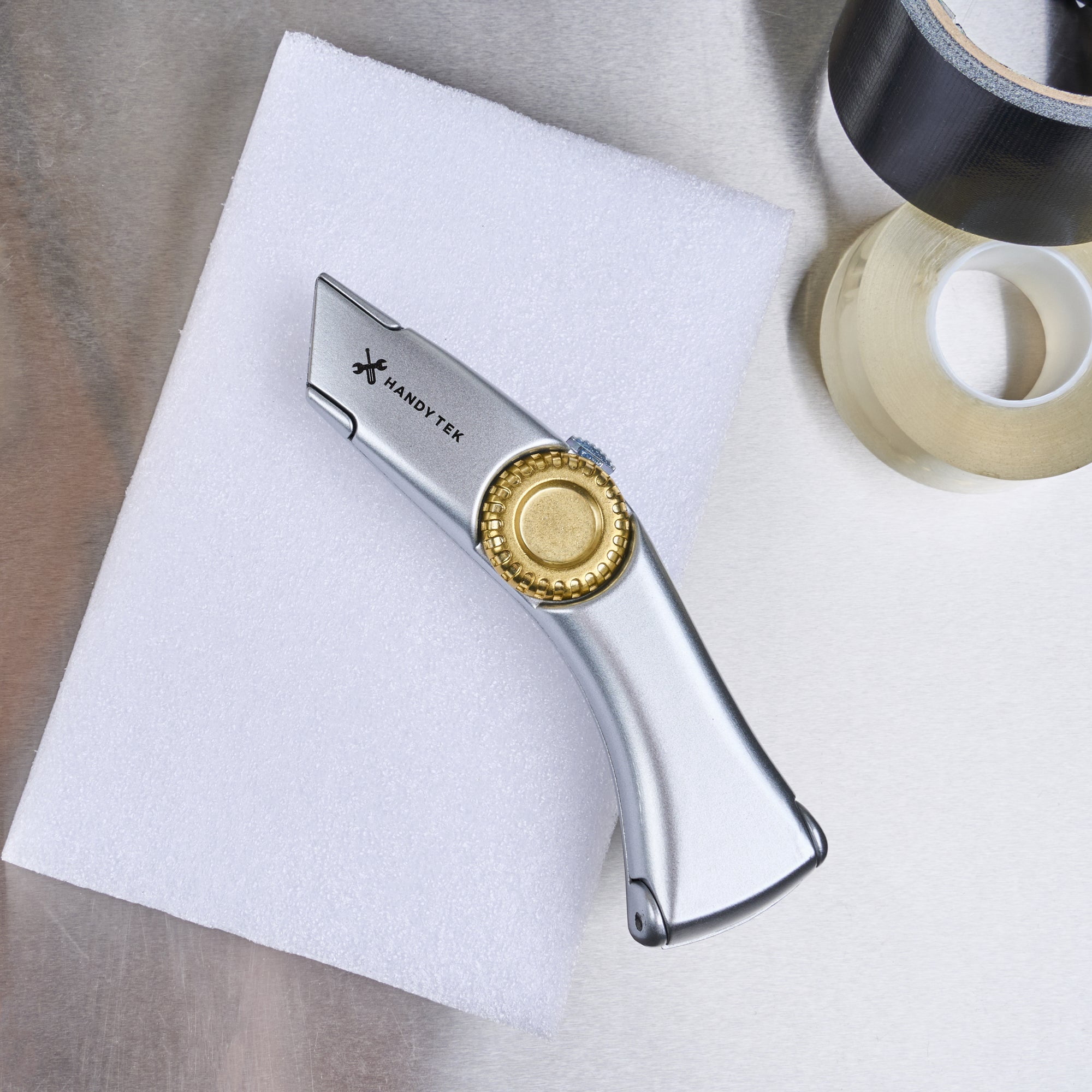 Handy Tek Quick Change Blade Razor Knives, 6 Folding Utility Knives - Includes 6 Sharp Blades, 19 mm Wide, Silver Zinc Box Cutters, Wheel Lock Design, Heavy-Duty - Restaurantware