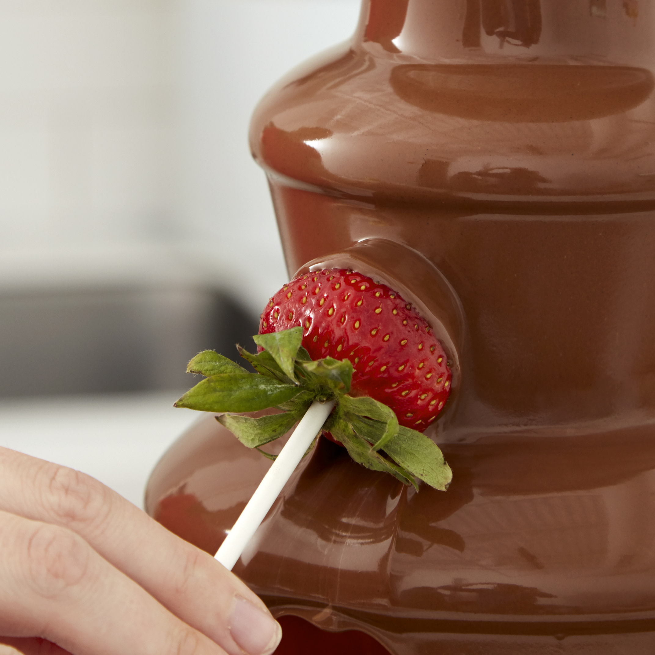 Wilton Dark Chocolate Drops for Chocolate Fountains or Fondue Chocolate, 32 oz. (2 lbs) - image 5 of 7
