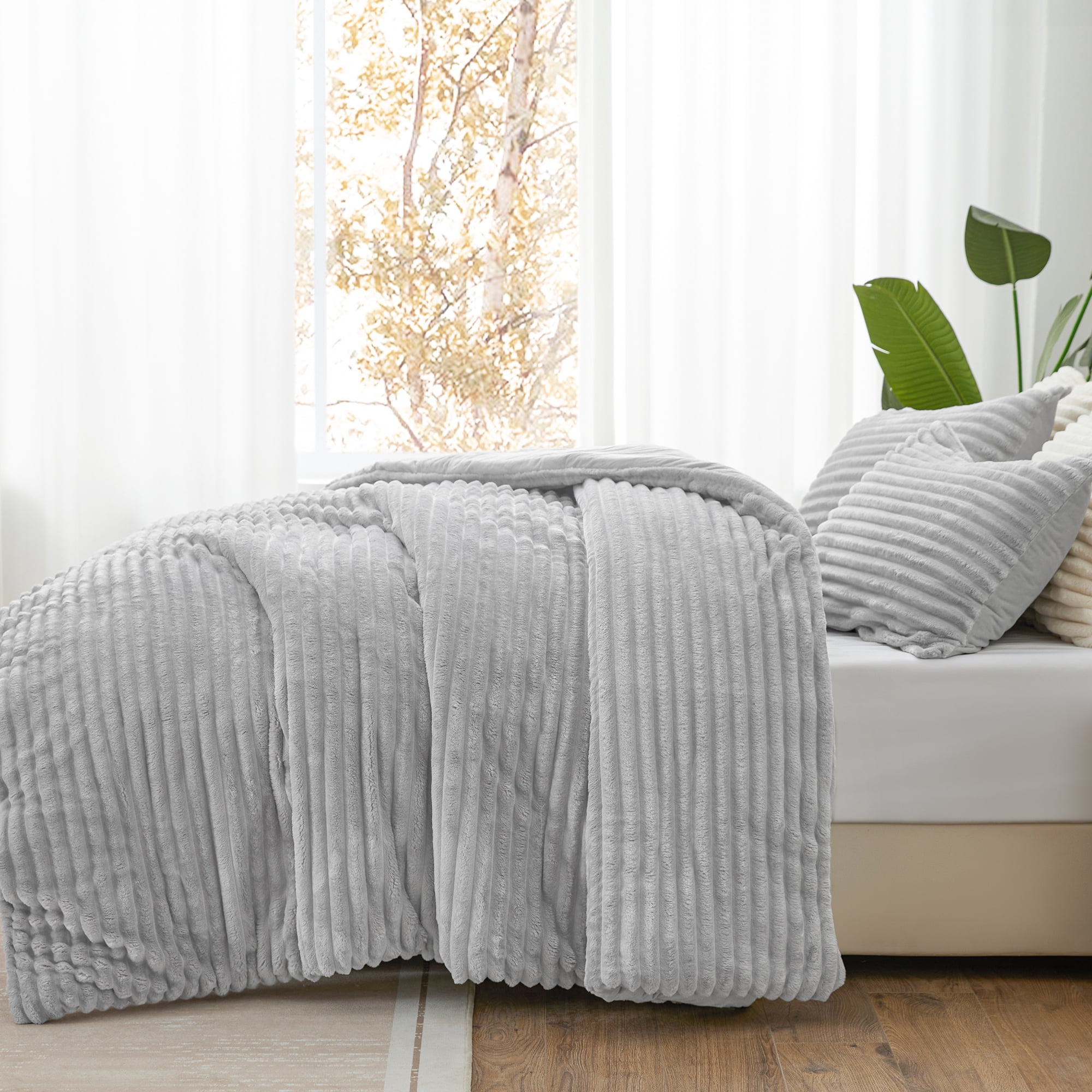 BEDELITE Fleece King Comforter Set -Super Soft & Warm Fluffy Grey Bedding, Luxury Fuzzy Heavy Bed Set for Winter with 2 Pillow Cases