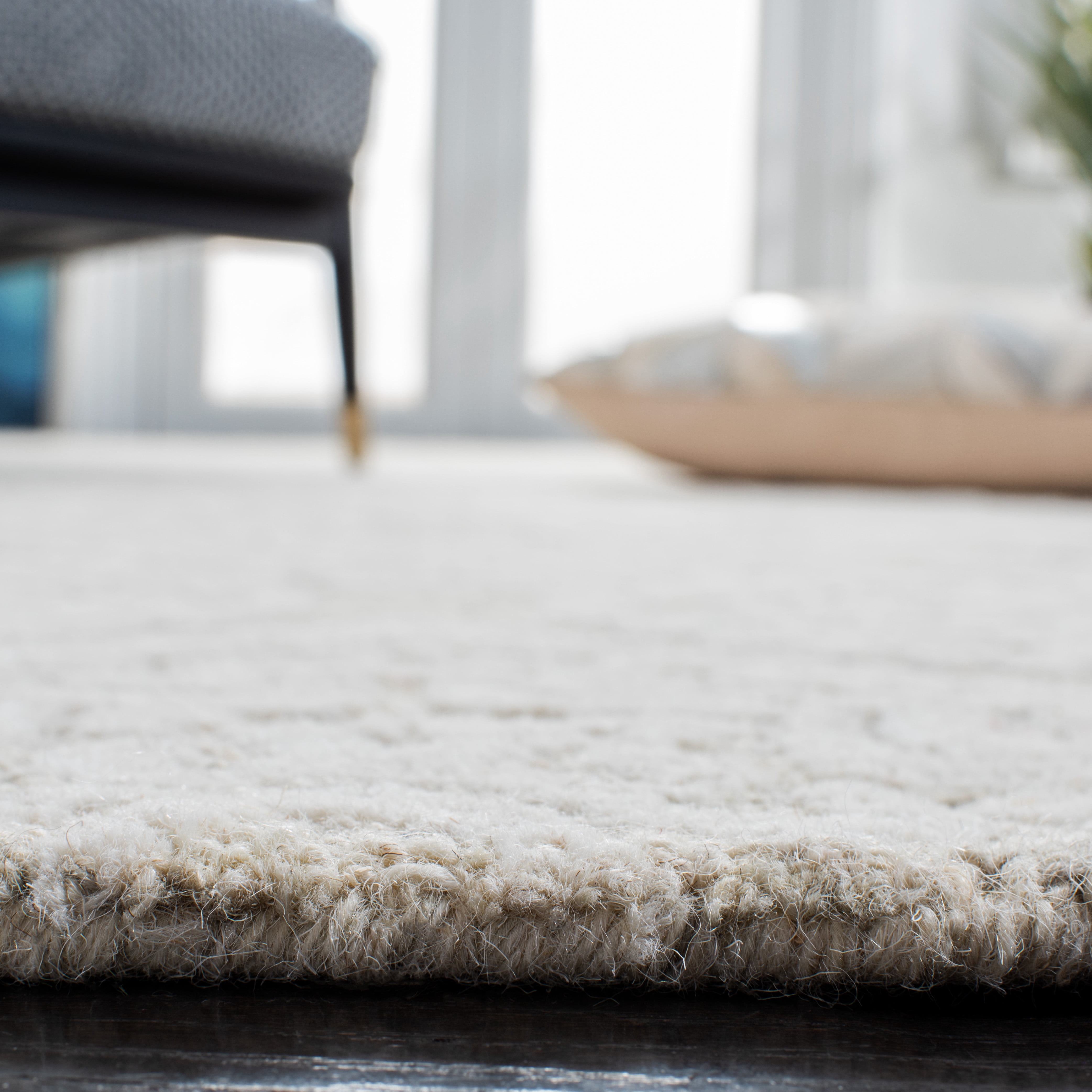 SAFAVIEH Metro Riley Medallion Area Rug, Light Brown/Ivory, 4' x 6'