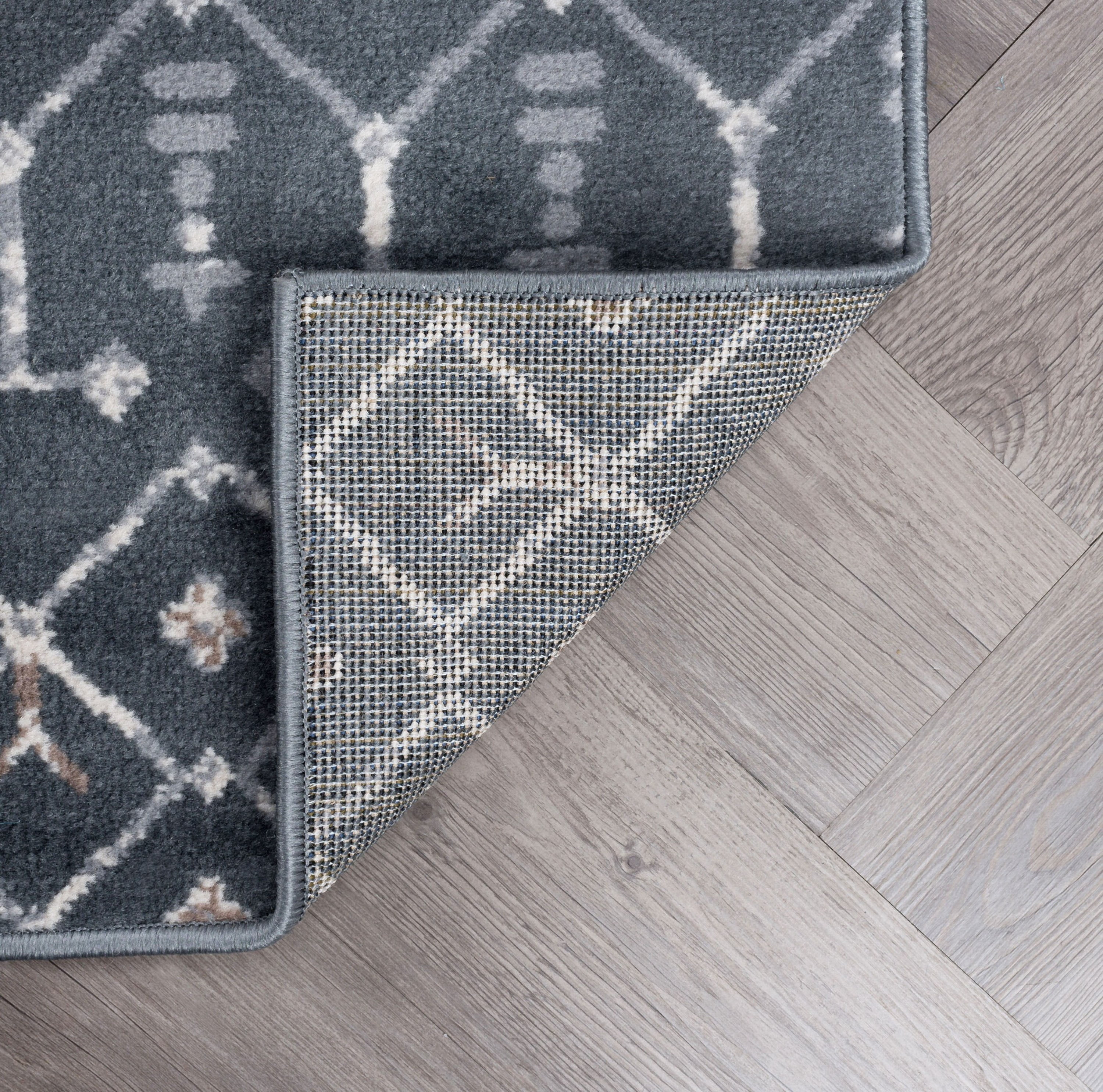 Madison Transitional 7.6' x 10' Dark Gray and Cream Polypropylene Indoor Area Rug