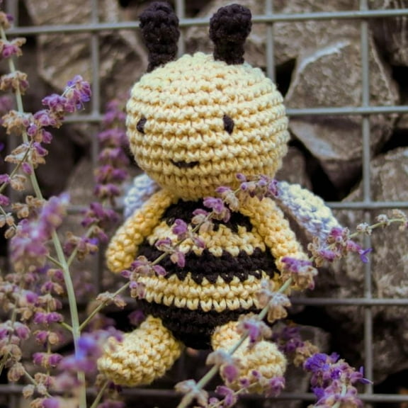 DIY Crochet Kit Honey Bee PAK279
