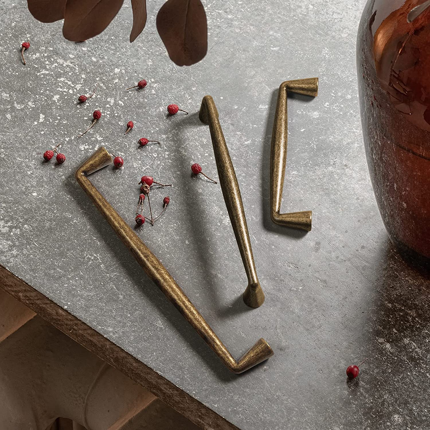 Vintage Retro Antique Brass Zinc Alloy Cabinet Handles - 5.03''(128mm) Hole Center Affordable Luxury Cabinet Pull Hardware for Bedroom, Kitchen, 6 Pack…