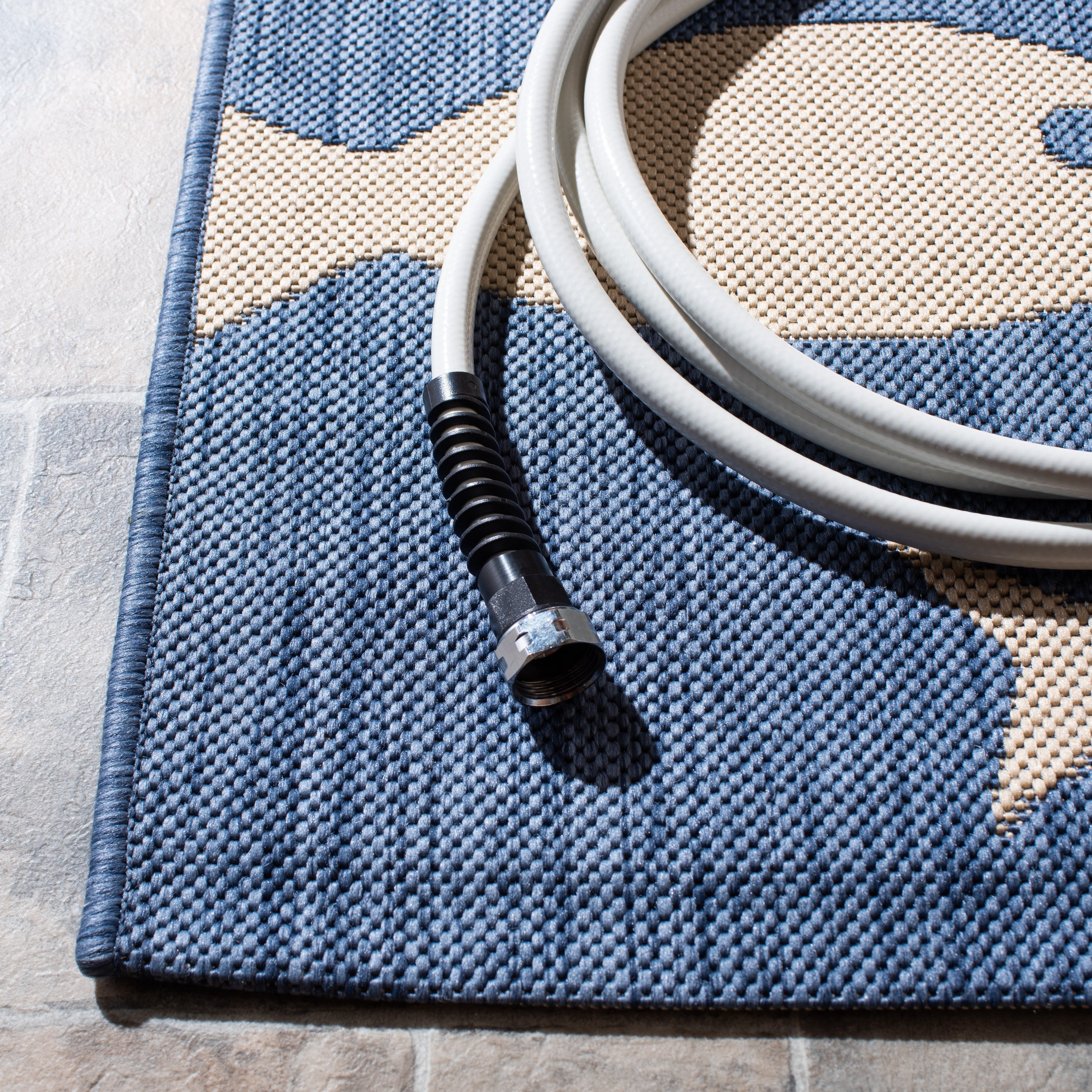 SAFAVIEH Courtyard Trena Fishes Indoor/Outdoor Runner Rug, Blue/Beige, 2'3" x 18'