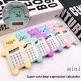 thumbnail image 1 of Calculadora electrónica Aurora Trade, adorable calculadora de plástico con forma de oso y cara animada, con orificio para colgar, material de oficina., 1 of 8