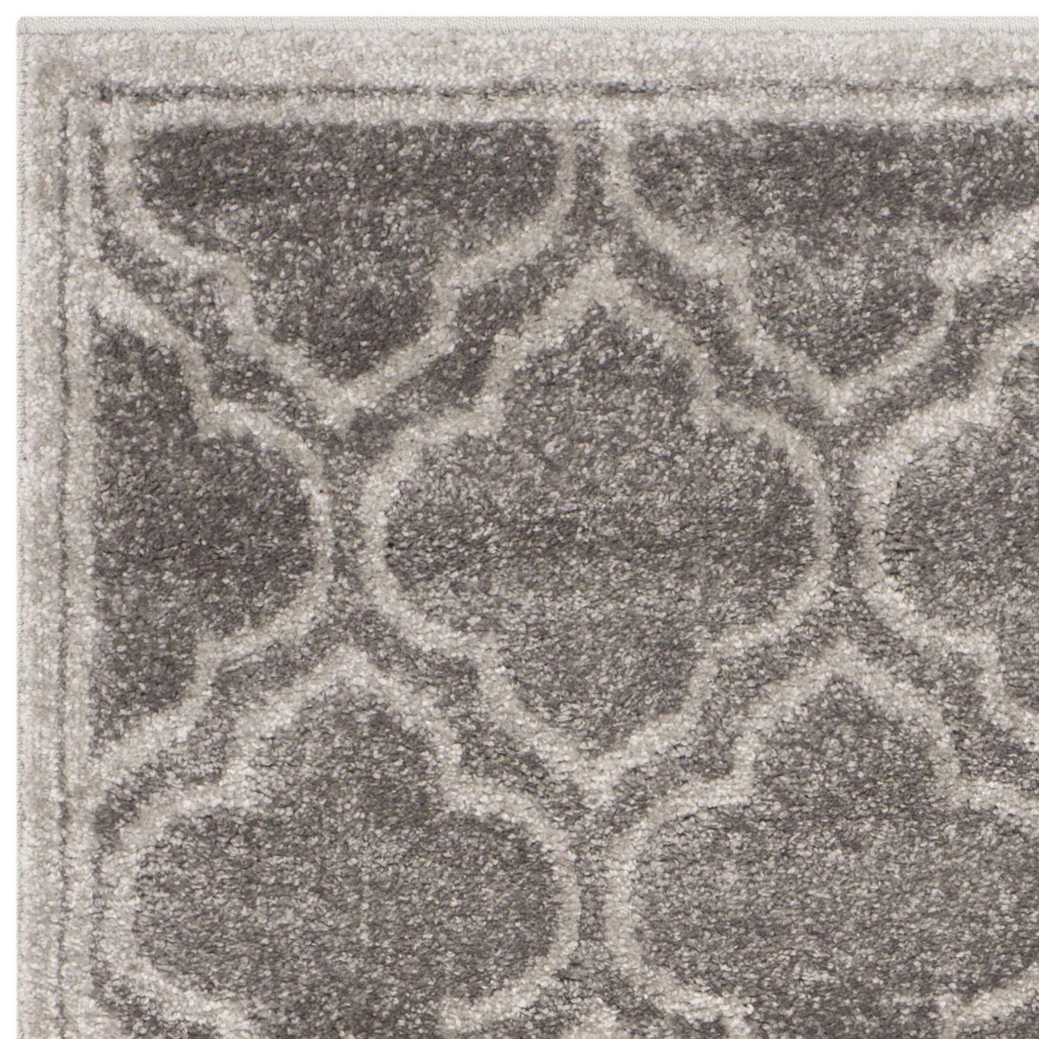 Safavieh Amherst Wilson Geometric Area Rug