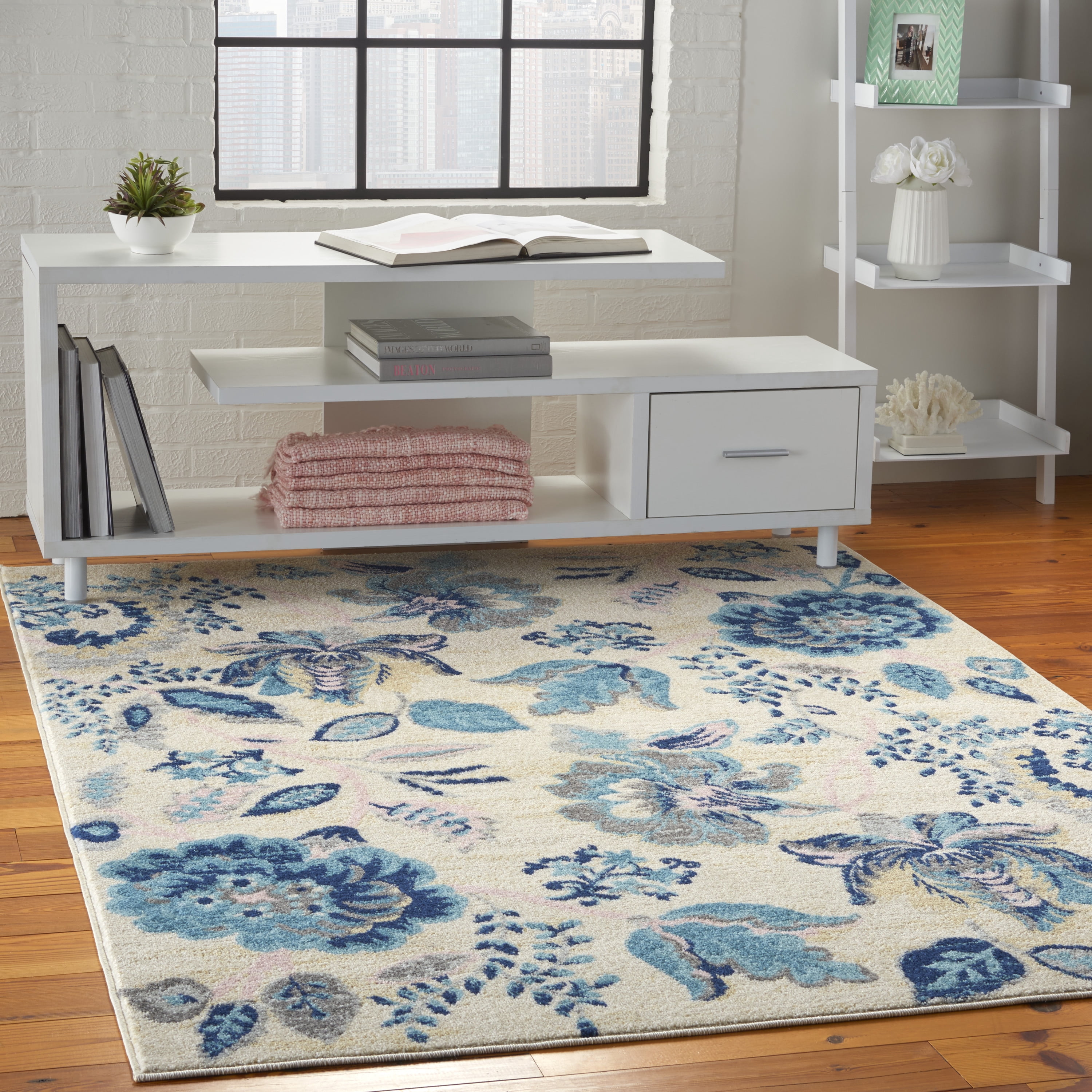 Serene Modern Floral Ivory/Light Blue 5'3" x 7'3" Area Rug, (5' x 7')