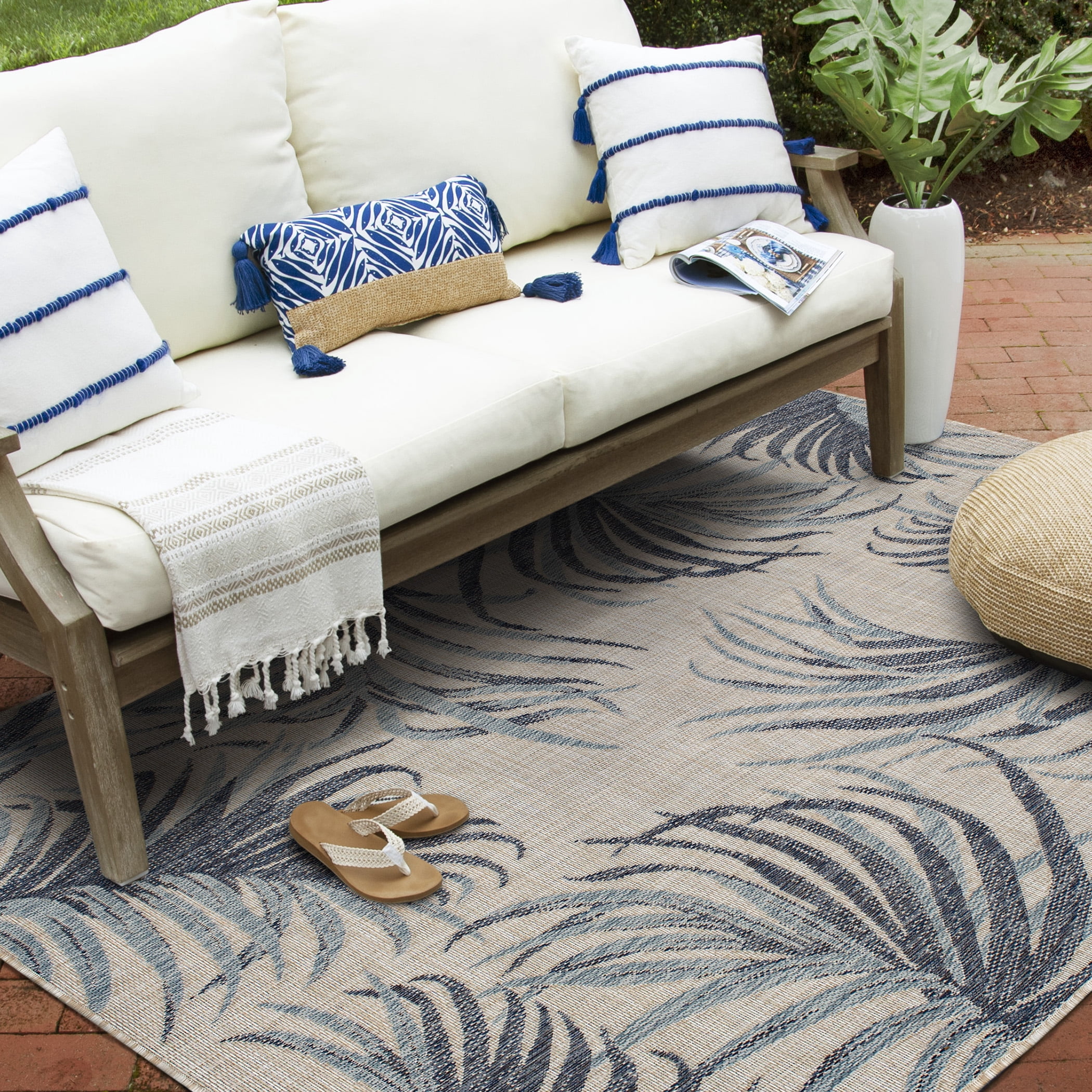 Loomaknoti Melbourne Dalon 5' x 7' Floral Indoor/Outdoor Area Rug , White