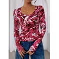 thumbnail image 2 of Crop Top PRETTYGARDEN Mujer Manga Larga Cuello en V Rojo Floral, 2 of 9