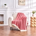 thumbnail image 2 of Manta CozCube Melange ultrasuave, color rojo navideño, 127 x 152 cm, 2 of 8
