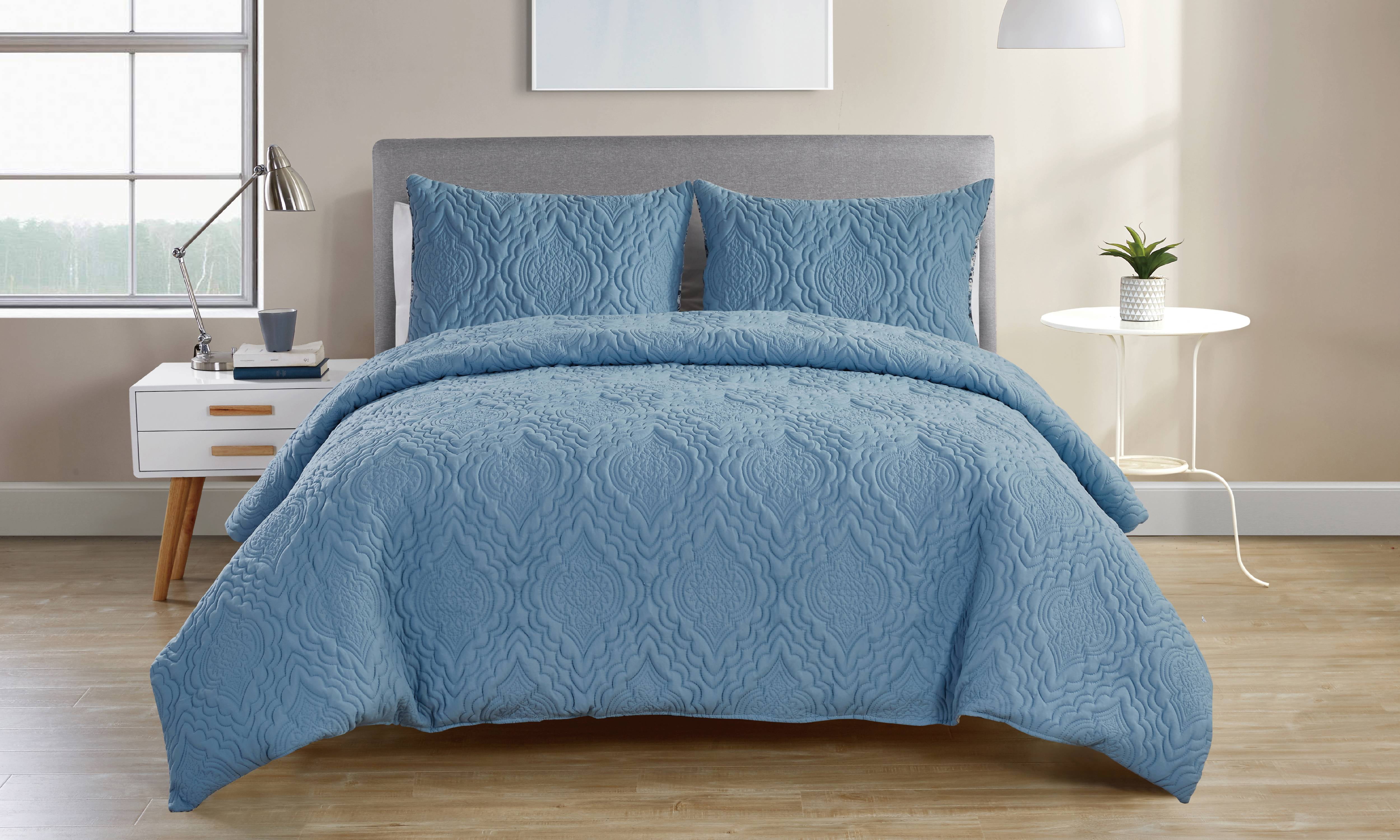 VCNY Home Luanna Reversible Medallion Duvet Cover Set, King, Light Blue