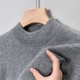 thumbnail image 3 of Suéter de color puro para hombre, suéter holgado de cuello alto de invierno, suéter grueso y cálido, ajuste holgado, 3 of 6