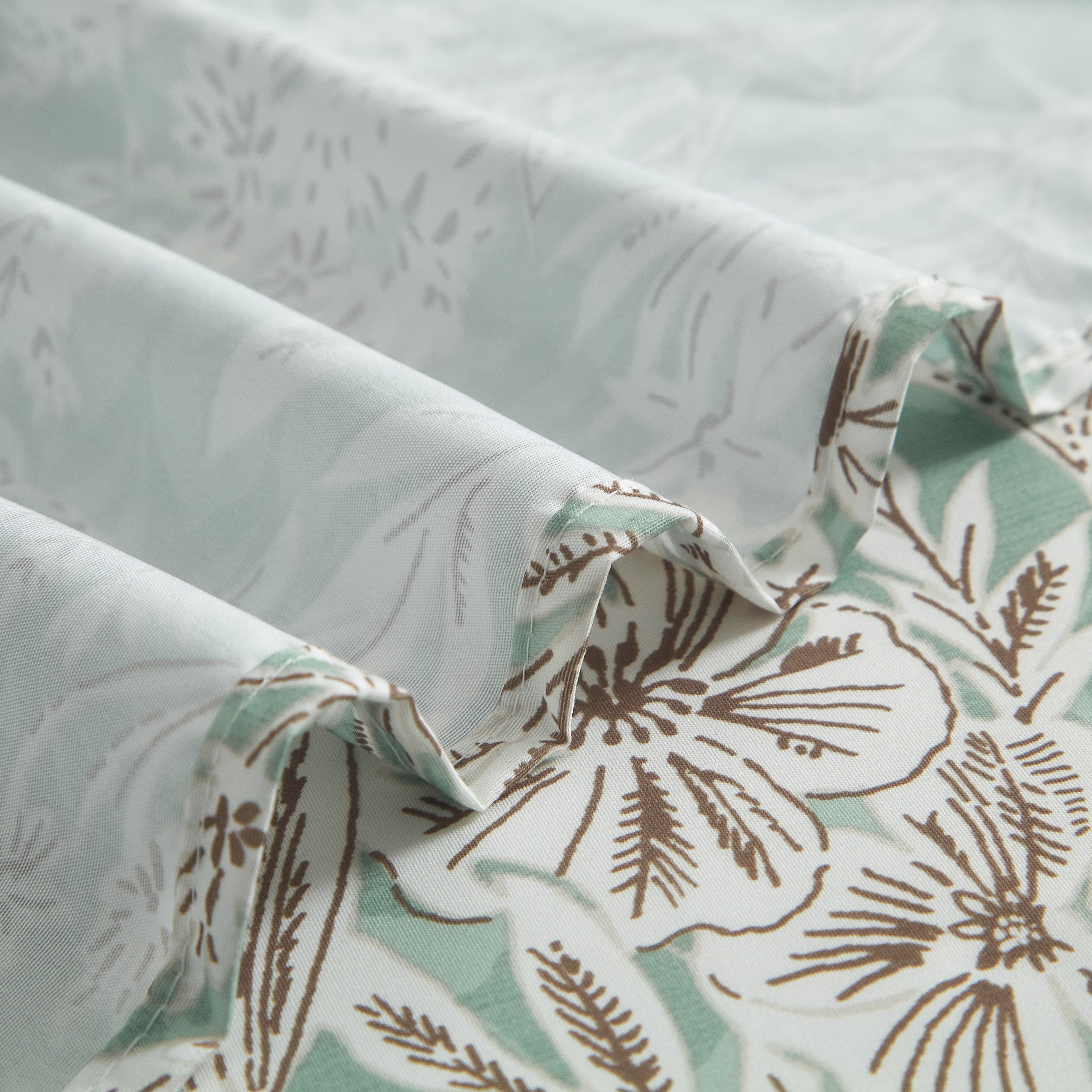 Mainstays 15-Piece Green Botanical Bathroom Set – Shower Curtain, Bath Rugs & Hooks, Nature-Inspired Design
