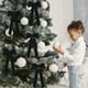 thumbnail image 4 of Fiudx Lazos Navideños de Terciopelo, Envoltura de Regalos de Tela Suave, Adornos Lujosos para Coronas de Árbol, Acento Festivo Versátil, Toque Festivo Reutilizable, Perfectos para Fiestas, Juego de 1, 4 of 6