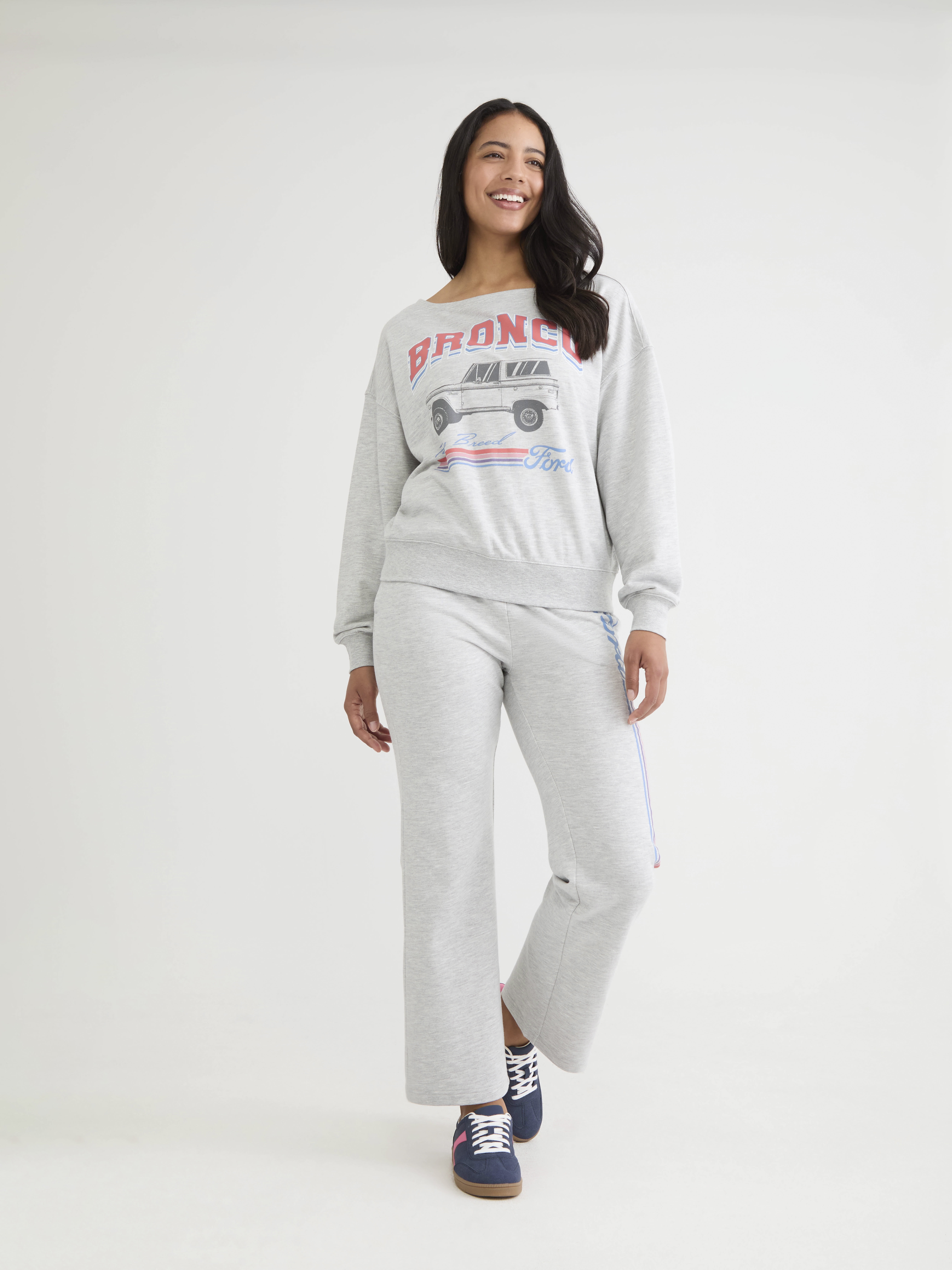 Ford Bronco Women's Graphic French Terry Sweatshirt with Long Sleeves, Sizes XXS-XXL