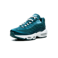 thumbnail image 4 of NIKE WOMENS AIR MAX 95 MNS Womens "Green Velvet" DZ5226 300 DZ5226 300 from Stadium Goods, 4 of 8