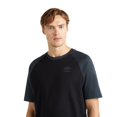 thumbnail image 3 of Umbro - Camiseta Core Raglan para Hombre (Negro, Gris Bosque), 3 of 4