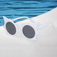 thumbnail image 3 of Gafas de sol con forma de murciélago, protección solar, estilo hip hop, estilo europeo, para mujer. Estilo F, 3 of 6