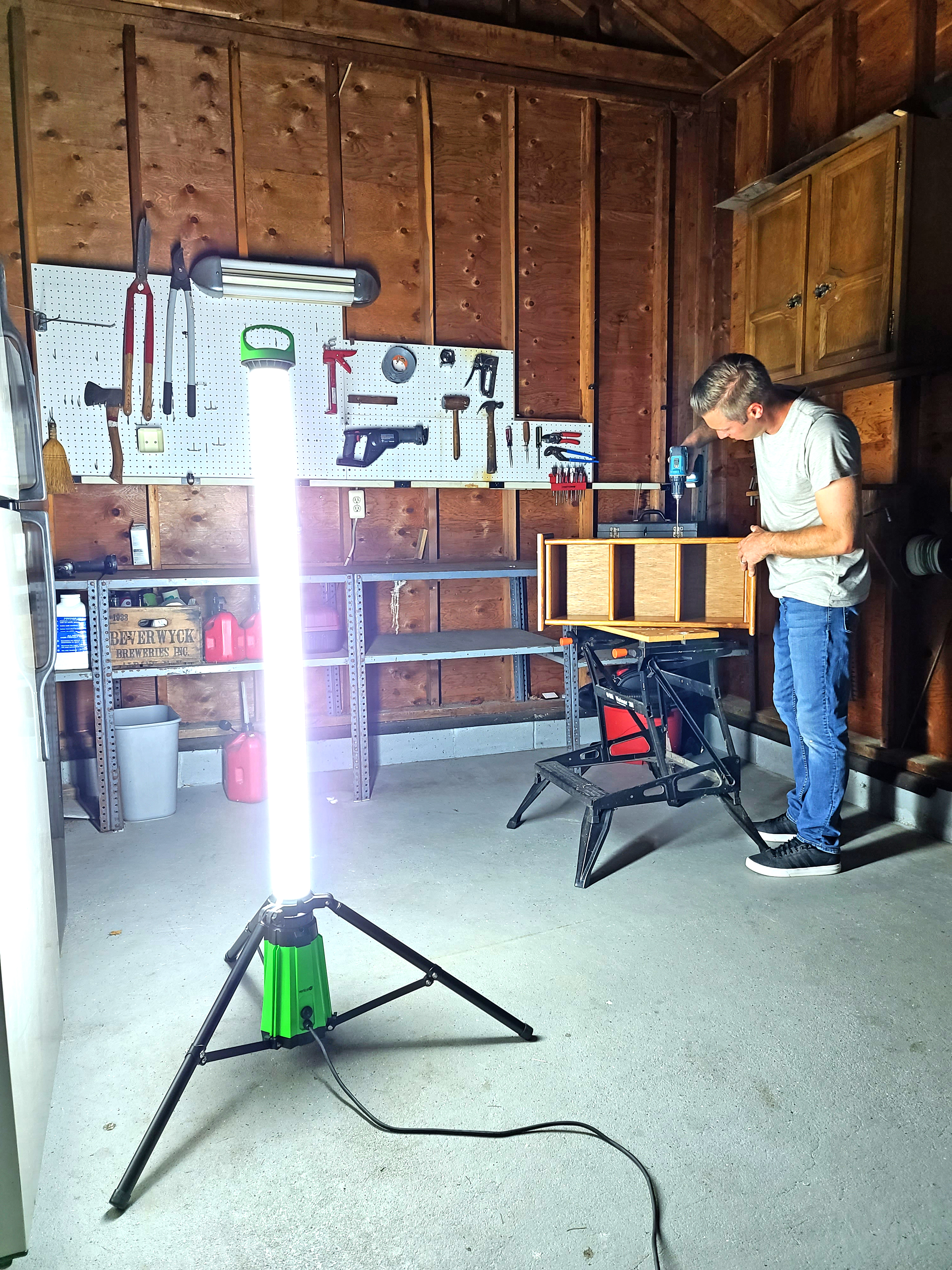Dunwell Vertical 360 LED Work Light, 1500 Lumen