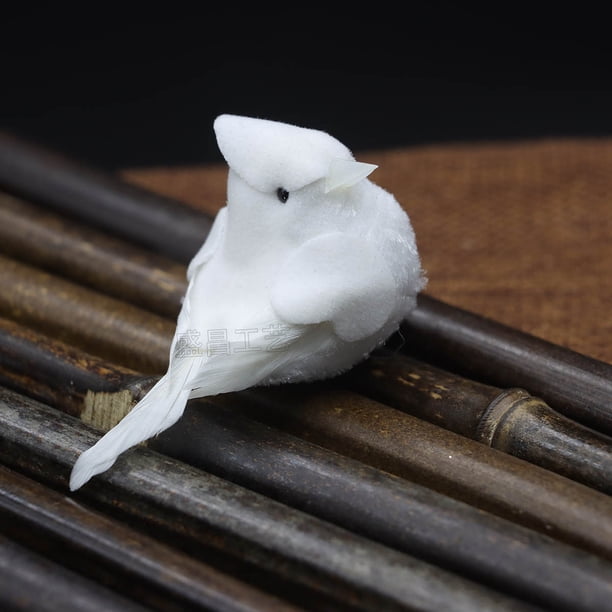 Nvzi 12 piezas de pájaros artificiales, pájaros falsos, loro pirata de Halloween, pájaros emplumados, figura de loro, decoración para manualidades, jungla, jardín, decoración del hogar, color blanco