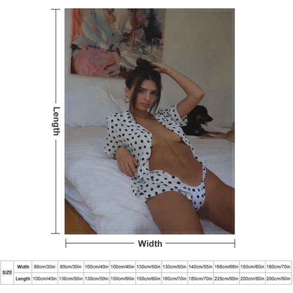 Emily Ratajkowski Sexy Actress Blanket 43 Fleece Blankets Soft Fuzzy Plush Flannel Throw Blanket Lightweight 300GSM for All Seasons 60"x80"