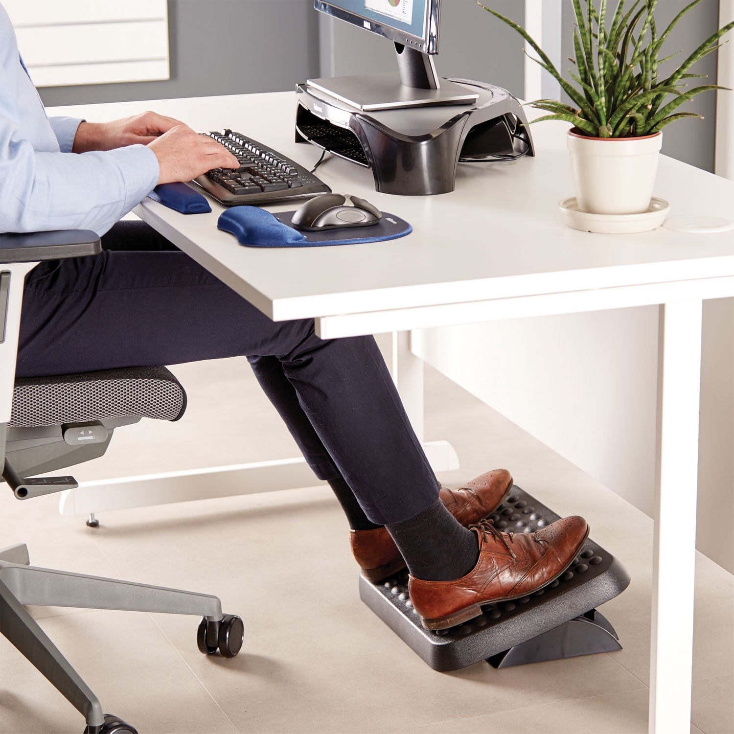 Fellowes Standard Foot Rest, Graphite