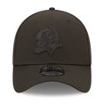 thumbnail image 2 of Men's New Era Tampa Bay Buccaneers Black On Black Team Historic Logo 39THIRTY Flex Hat, 2 of 5