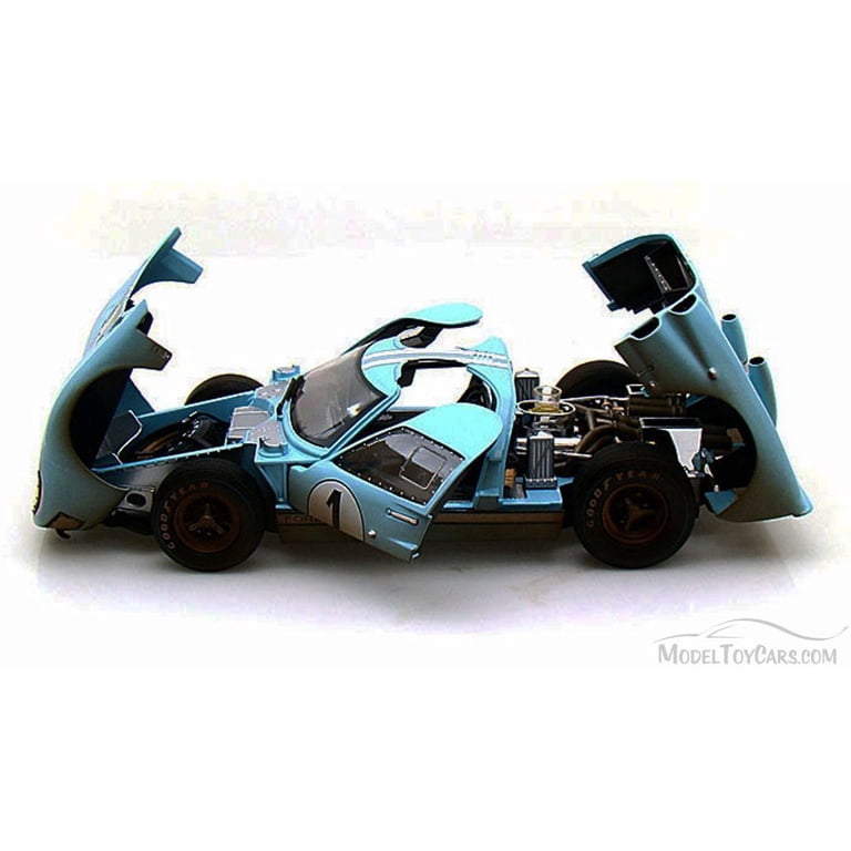 Cult Models CML110-3 - Ford GT40 MKIII (1966) gold 1/18