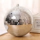 thumbnail image 4 of Matsuzay Bola de discoteca colgante, lámparas redondas de cristal giratorias reflectantes plateadas, barra de luz para escenario de Festival, Iluminación navideña 25cm /Plata, 4 of 6