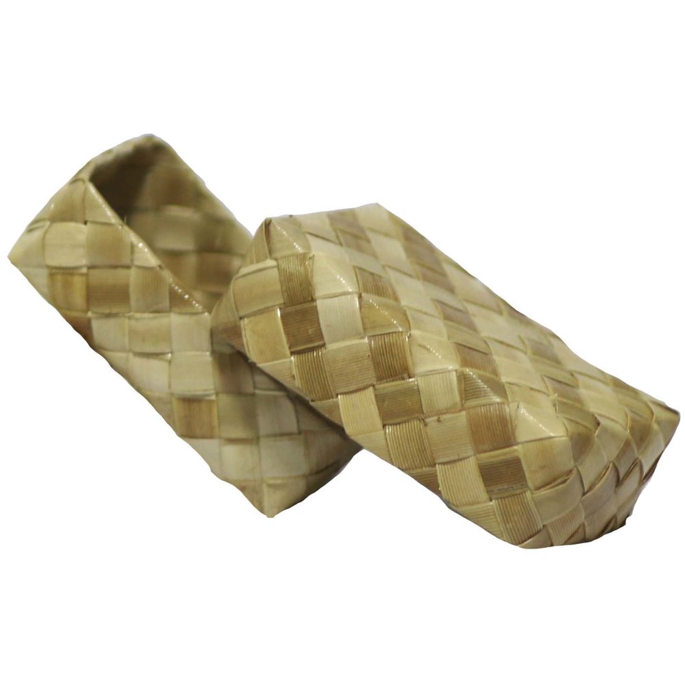 Island Imports Hawaii 3" x 5" x 7" Basket Lauhala, 1 Each