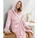 thumbnail image 4 of Bata NY Threads talla grande, rosa claro, felpa ligera con capucha, 4 of 6