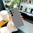 thumbnail image 3 of Mantenga su iPhone seguro y elegante con esta moderna funda plateada mate para teléfono, perfecta para iPhone 15 Pro Max 14 13 12 Pro 11, 3 of 4