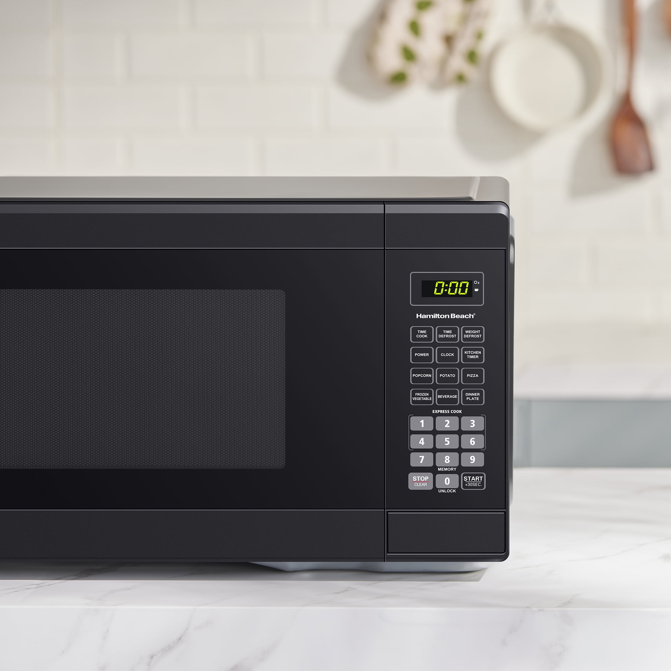 Micro-ondes compact de 1,1 pi³ en blanc de Hamilton Beach