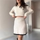 thumbnail image 4 of Conjunto de 2 Piezas Vintage con Cuello Tipo , Larga, Falda Corta y Cintura Alta para Mujer Lechoso M, 4 of 6