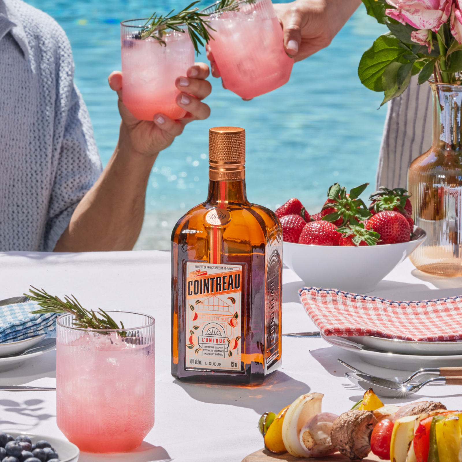 Cointreau Orange Liqueur Triple Sec, 750 ml Single Glass Bottle, 40% ABV