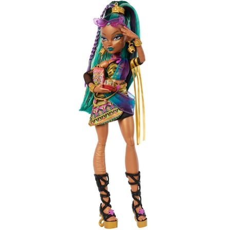 Monster High Nefera De Nile Doll with Pet Scarab Lavish and 7 Accessories like Purse and Snacks
