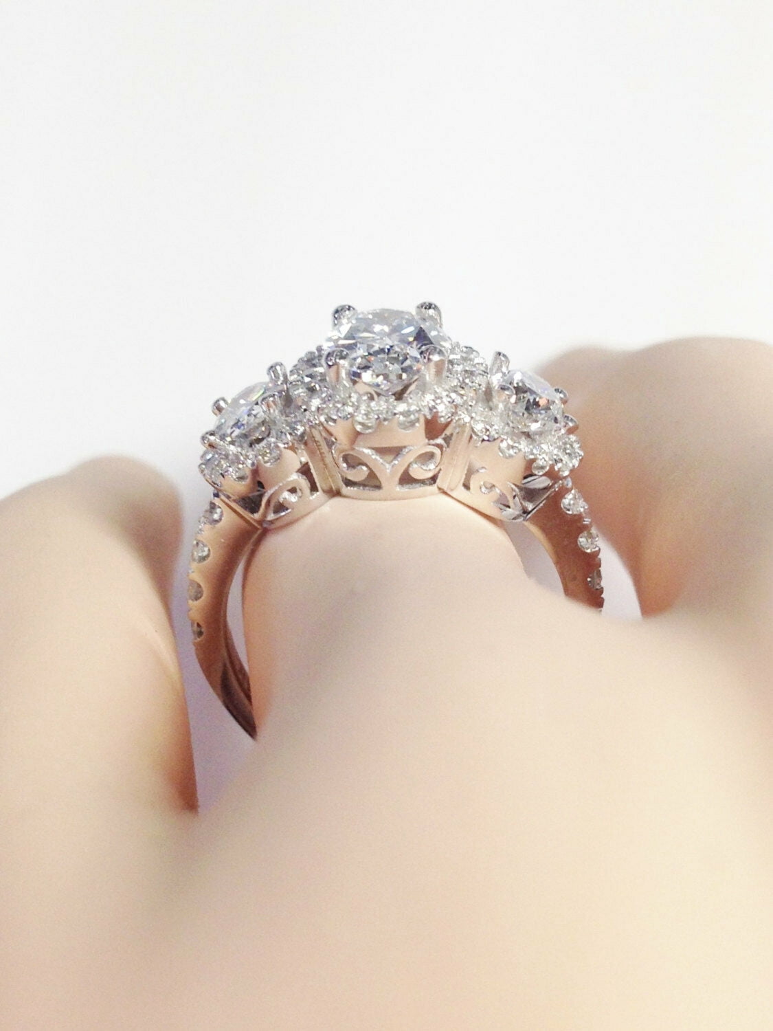 HeartsAndYou 5ct Oval Cut Moissanite Cocktail Ice Halo Engagement Ring for Women 18k White Gold over Silver