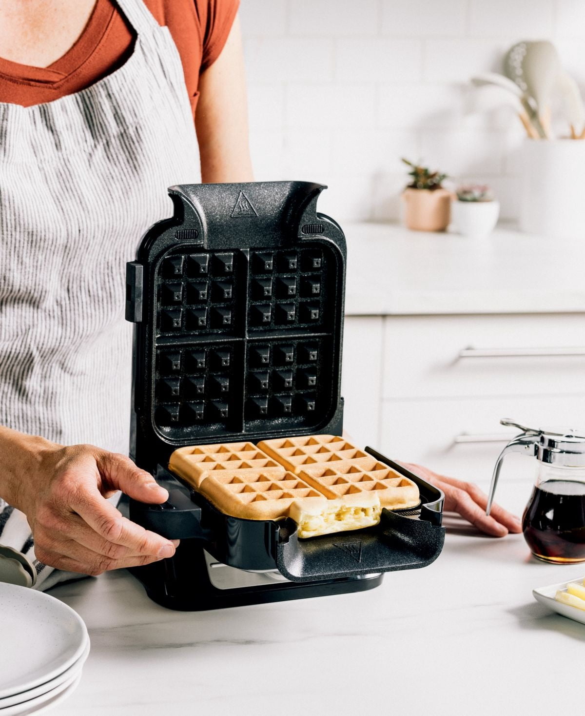Belgian Waffle Maker PRO NeverStick
