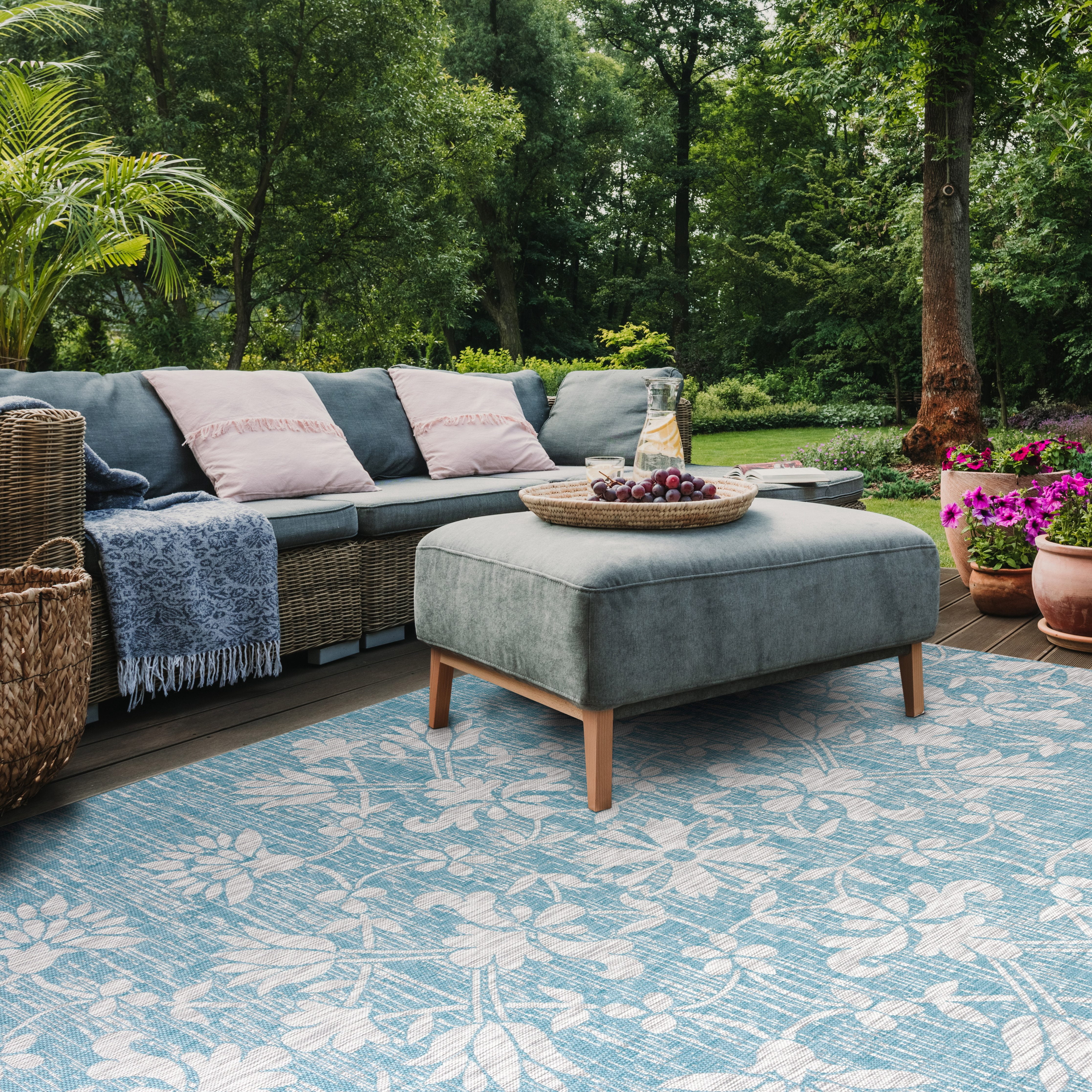 SAFAVIEH Courtyard Nina Floral Indoor/Outdoor Area Rug, Aqua/Grey, 6'7" x 6'7" Square