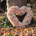 thumbnail image 3 of Soporte floral en forma de corazón con ventosa para flores, soporte para arreglos florales, ideal para decoración de bodas y coches., 3 of 8