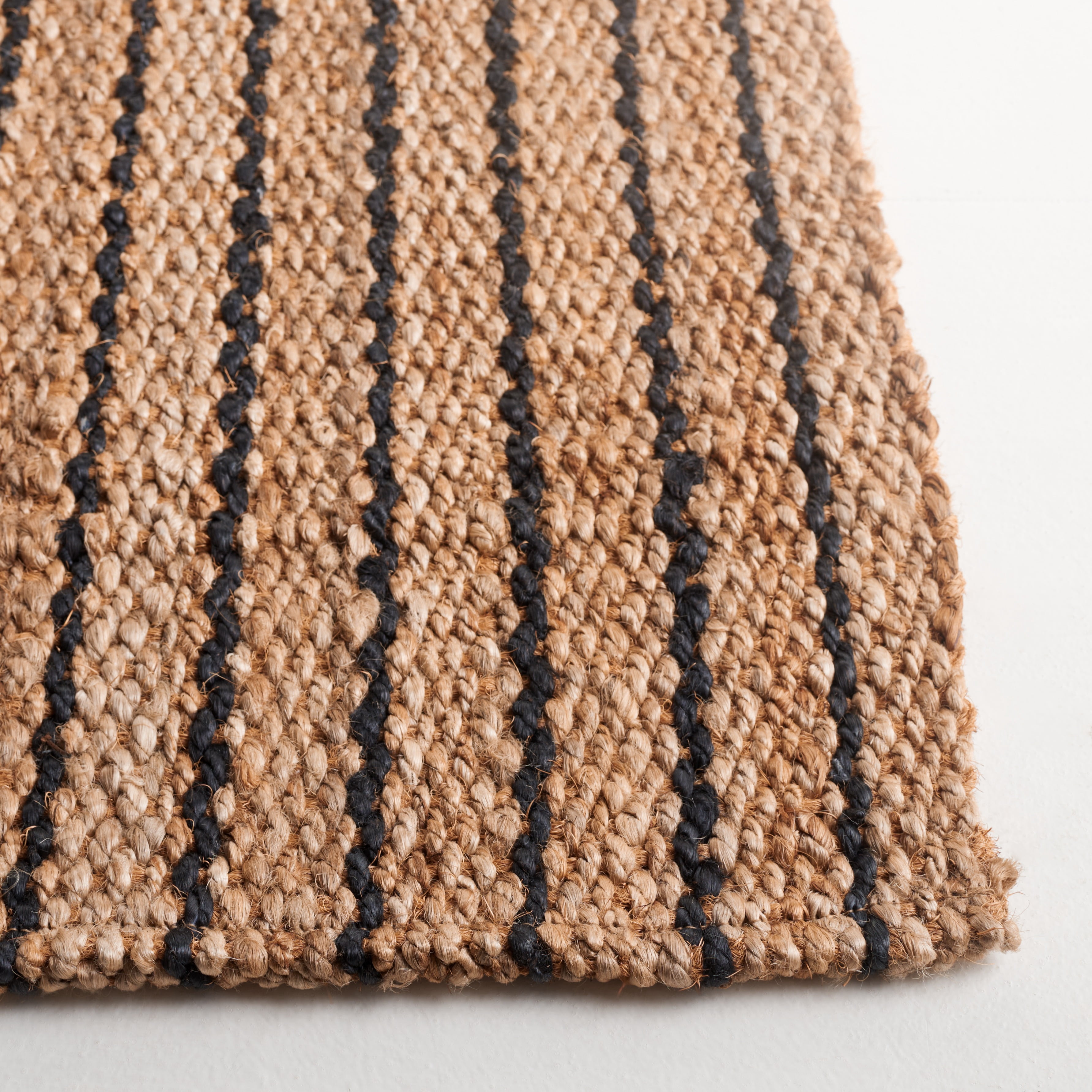 SAFAVIEH Palm Beach Leyla Striped Area Rug, Natural/Black, 4' x 6'
