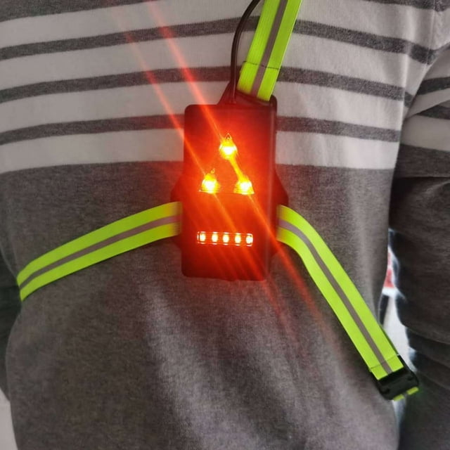Feux de Course pour Coureurs avec 2 Pack Brassard Lumière USB Rechargeable Nuit Lumière de la Poitrine Lumière 120faisceau Réglable Lampe de Course Imperméable à l'Eau pour le Camping Randonnée Jogging Wa
