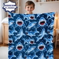 thumbnail image 4 of Manta BORORO que brilla en la oscuridad con forma de tiburón, 127 x 152 cm, para niños, 4 of 6