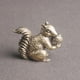 thumbnail image 3 of Mini estatua de ardilla ornamento Retro ardilla antigua ardilla té decoración para mascotas, 3 of 6