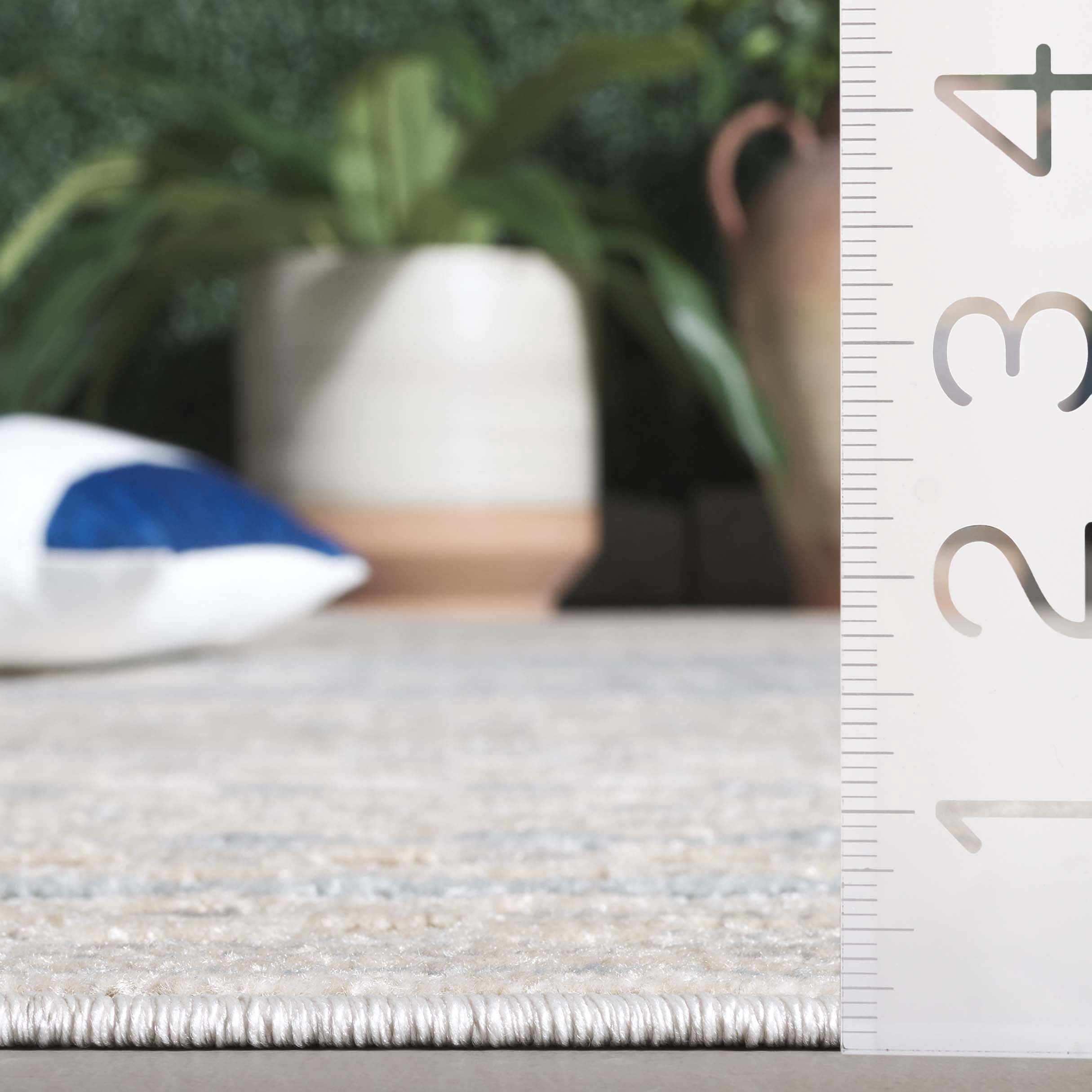 SAFAVIEH Stella Chauncey Geometric Indoor/Outdoor Area Rug, Beige/Blue, 6'7" x 6'7" Round