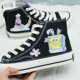 thumbnail image 1 of 2025 Otoño Nuevo Bob Esponja Pantalones Cuadrados Zapatos de Pato Mandarín Nicho de Modificación Explosiva Zapatos de Lona Altos Originales Zapatillas de Deporte de Pareja de Estudiantes, 1 of 5