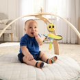 thumbnail image 3 of Asiento de coche y cochecito de juguete con clip Lamaze Buzzy The Bee, 3 of 6