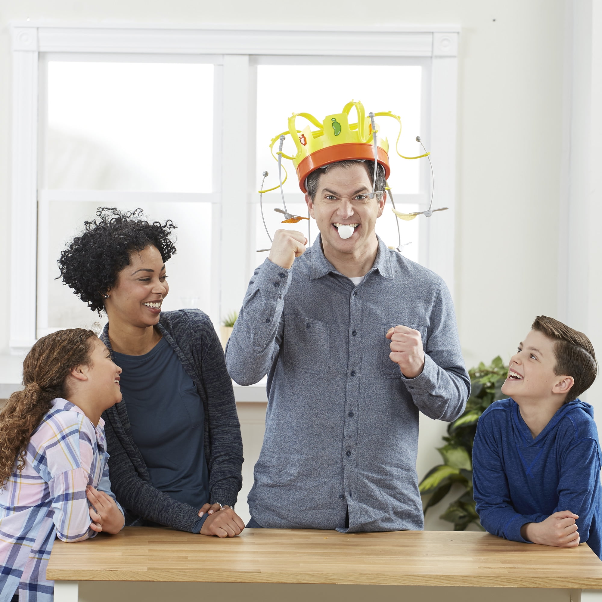 Chow Crown Electronic Family Game